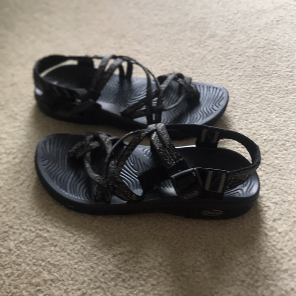 Chacos 8 in womens barely worn